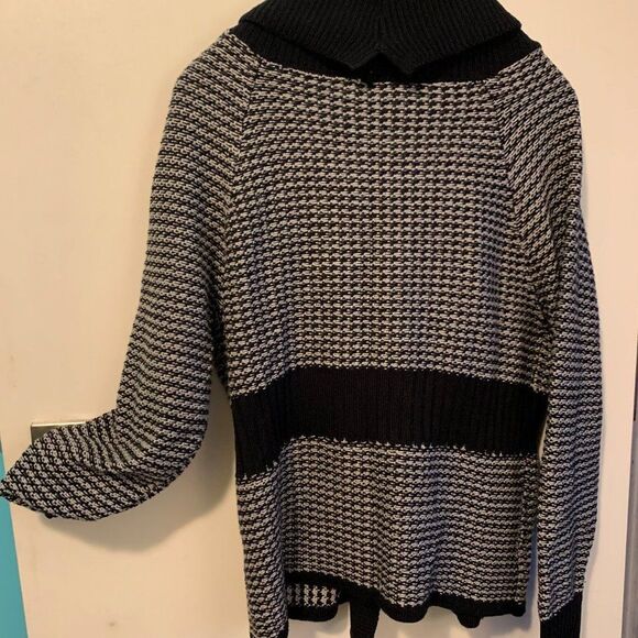 Nygard petite sz Med black/white zip cardigan, shawl collar, cotton/acrylic EUC - Picture 3 of 16